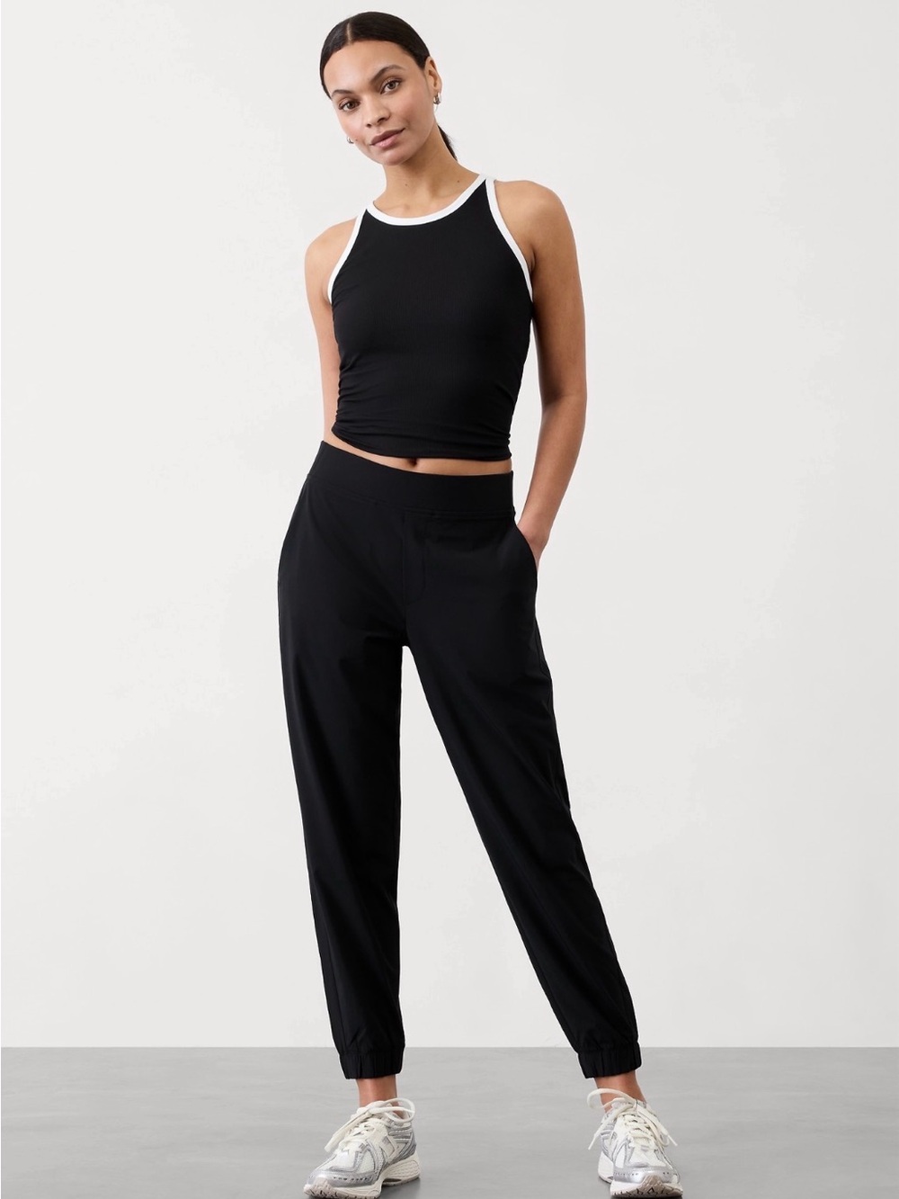 NWT Athleta Mid Rise Brooklyn Jogger | Black | Size 0